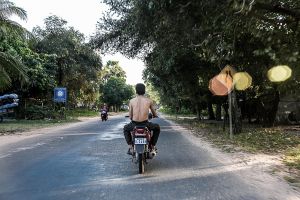 cambodia asia south east stefano majno street light leak.jpg